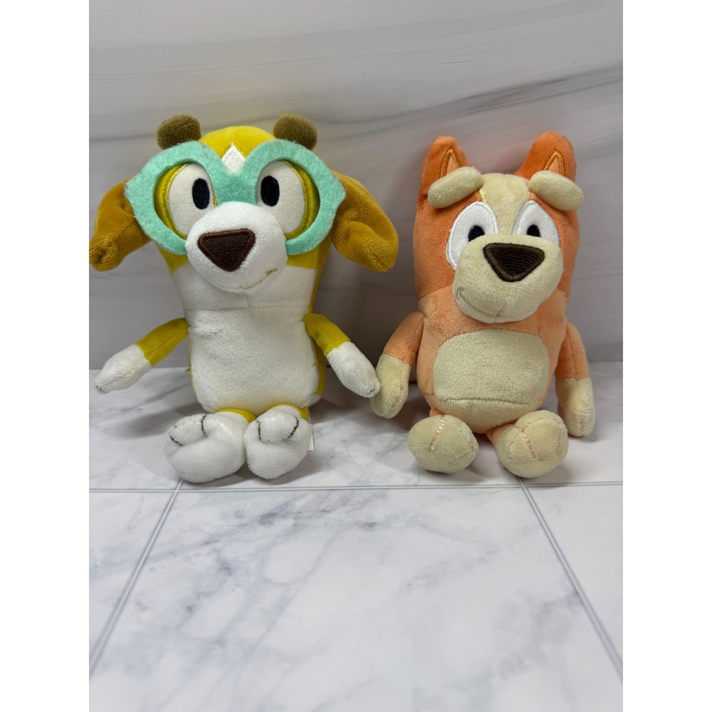 Bluey and Honey Plush Toy Set Moose Toys 8 Inch Stuffed Animals Orange Yellow